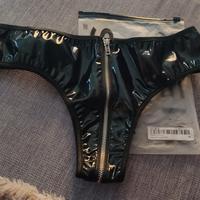 slip in latex taglia L