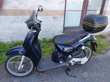 Scooter Aprilia Scarabeo 50 4t