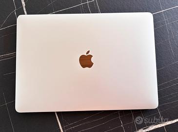 MAC BOOK AIR 2022 - CHIP M1