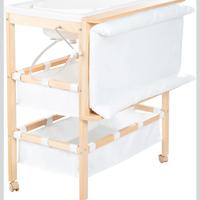 Fasciatoio con vaschetta per il bagnetto 