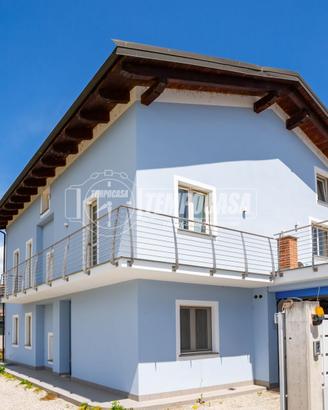 ELEGANTE VILLA DI RECENTE COSTRUZIONE CON GIARDINO