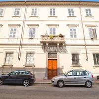 QUADRILOCALE IN CENTRO CON DOPPI SERVIZI !!!