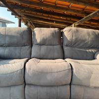 Divano tre posti con sedute laterali all