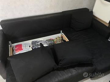 Divano letto Ikea nero a cassettone e copridivano - Arredamento e  Casalinghi In vendita a Napoli