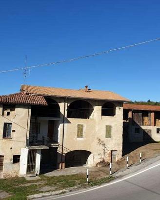 Cascina indipendente soleggiata