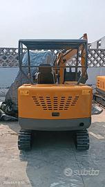 miniescavatore 30 q Leite 10 ore come nuovo