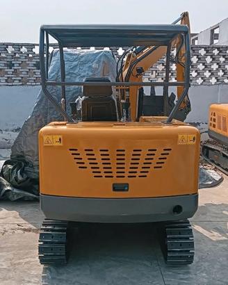 miniescavatore 30 q Leite 10 ore come nuovo