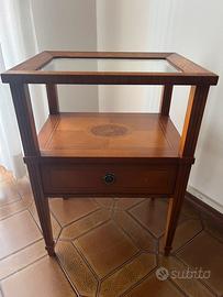 Tavolino in radica decorato