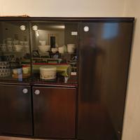 armadio marrone scuro