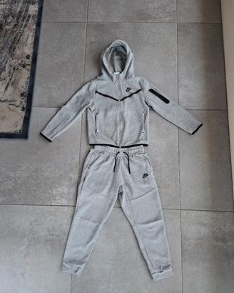 Nike sportswear  Tech fleet grigio