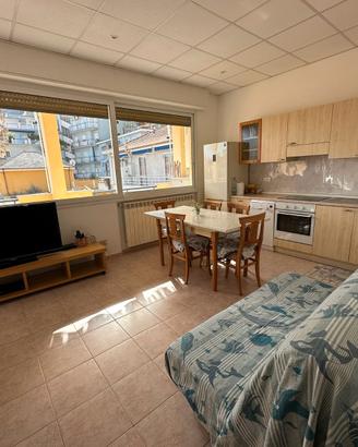 Appartamento posizione comoda per vacanza