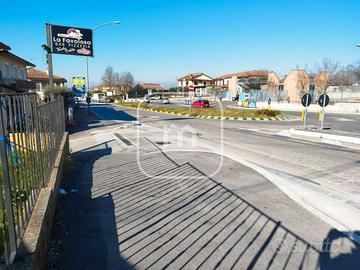 Locale commerciale, bar in centro a frosinone