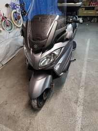Splendido Suzuki Burgman 650 executive