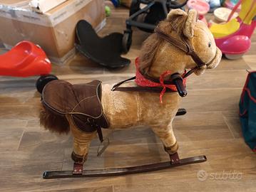 cavalluccio a dondolo