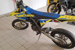 Suzuki Valenti Racing motard