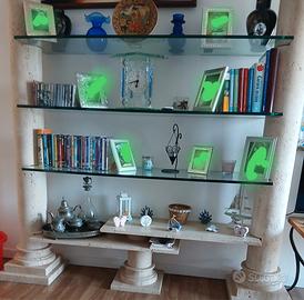 libreria con capitelli 