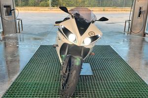 Yamaha R1 bigbang