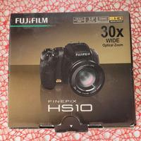 FUJIFILM HS10