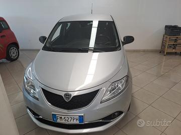 Lancia Ypsilon 1.2 69 CV 5 porte Gold