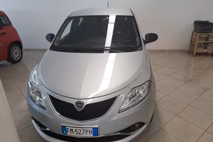 Lancia Ypsilon 1.2 69 CV 5 porte Gold