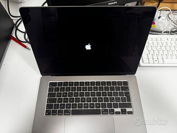 Macbook air M2 8 gb Ram 256ssd 15”