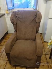 Poltrona Alzapersona Elettrica