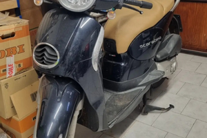 Scooter 125 scarabeo