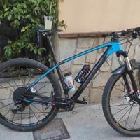 MTB bici tutta in carbonio 