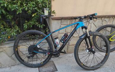 MTB bici tutta in carbonio 