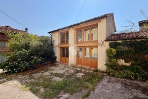 2 LOCALI A VITTORIO VENETO