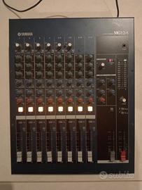 MIXER Yamaha MG12/4 