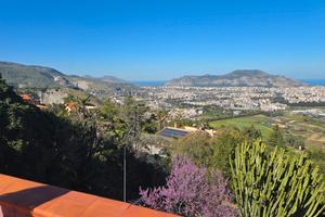 Grande villa panoramica frazionabile a Baida