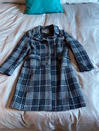 Cappotto grigio e nero