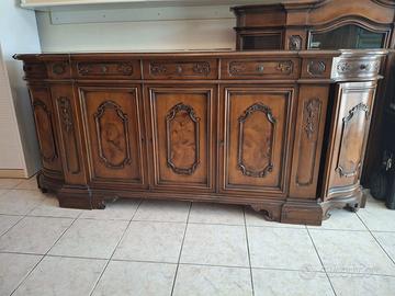 Mobili in noce: nr.2 credenze + nr.1 cristalliera