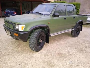 Toyota hilux 2.4 d aspirato cassonato 4 porte