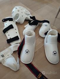 protezioni sport da combattimento seminuovo