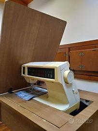 Macchina da cucire Singer Futura 2010