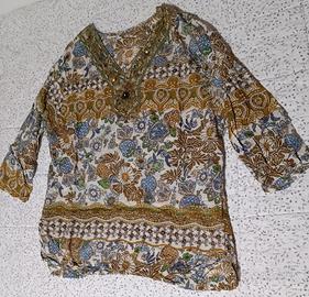 Camicia in cotone con collo decorato con perline 