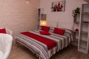 Per coppia Monolocale Centralissimo Stella Rossa