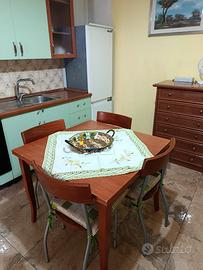 Cucina più tavolo con 4 sedie