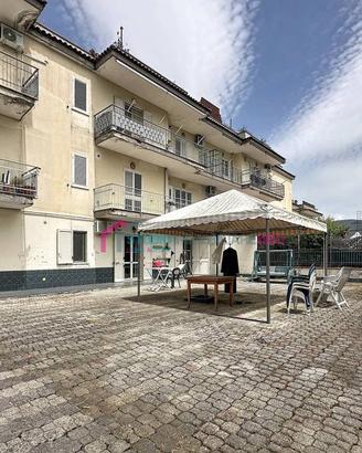 Appartamento di 147 m² con 4 locali e box auto a N