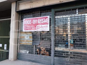 Via Ausonia Negozio 220 mq 2 vetrine C/1