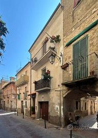 Casa indipendente di 76 m² con più di 5 locali e b