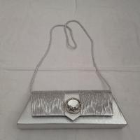 Pochette da cerimonia argento con pietra grande 