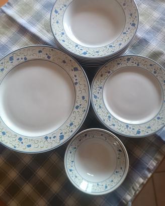 Servizio piatti Renato Balestra - 22 pz.