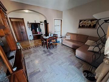 Abitazione con 3 camere da letto ad Alezio