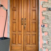 Portone di ingresso in legno massello