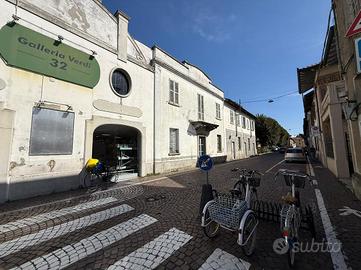 NEGOZIO A CORBETTA