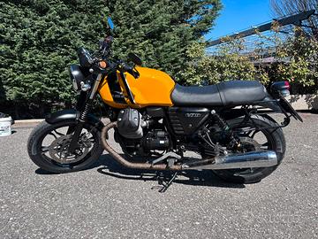 Moto Guzzi V7 Stone II del 2015
