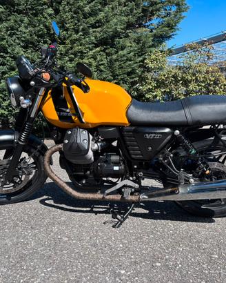 Moto Guzzi V7 Stone II del 2015